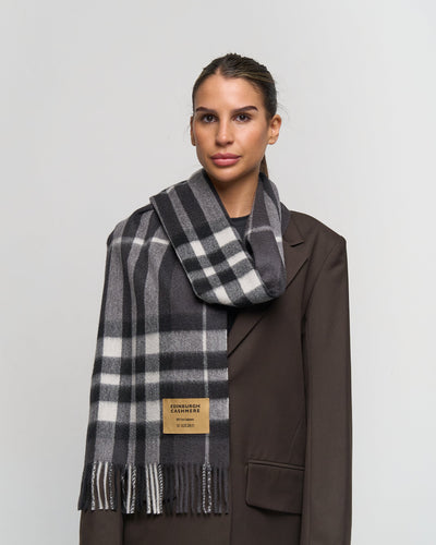 Elegant Iconic Woolen Wraps