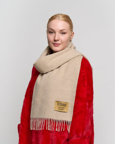 Wrap up in style this holiday season with a Designer cashmere scarf – the ultimate Christmas gift for warmth and elegance