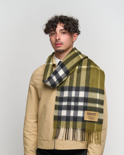 The Undeniable Allure of a Scottish Cashmere Scarf for Authenticity