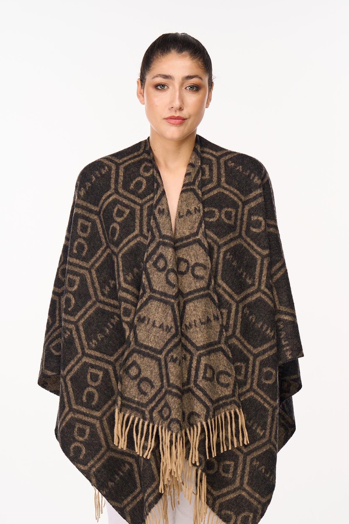 Lucchi Italy Cape Exclusive Iconic Design 100% Pure Wool