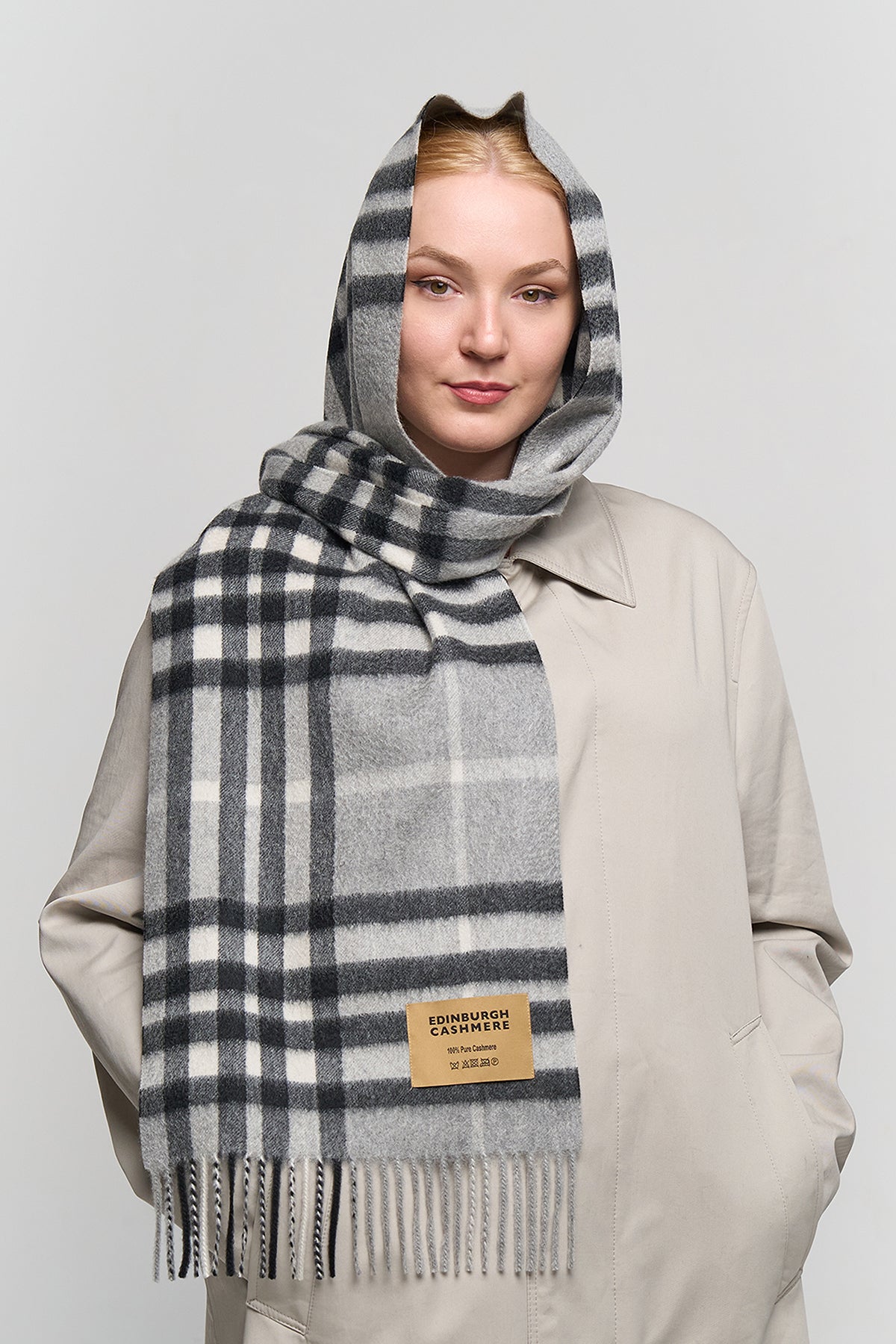 DC Check Cashmere Scarf Grey