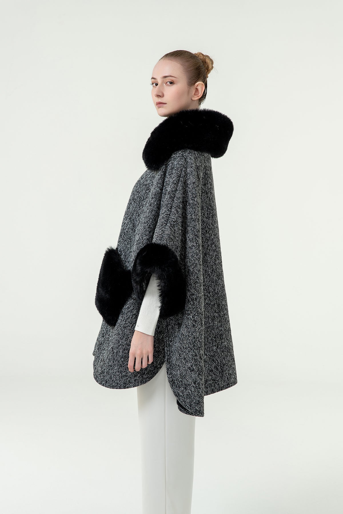 Lucchi Italy Women's Cape - Black