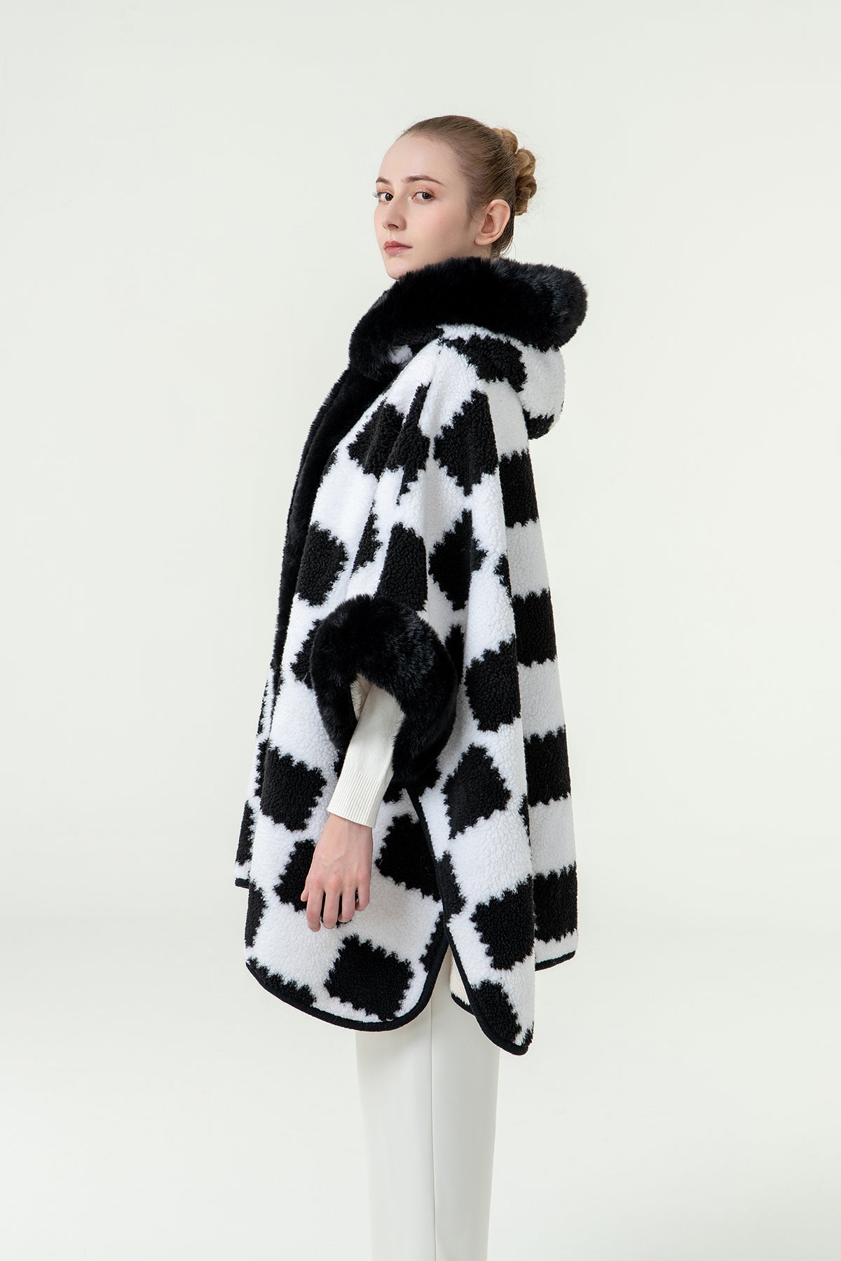 Lucchi Italy Women's Hooded Cape - Black