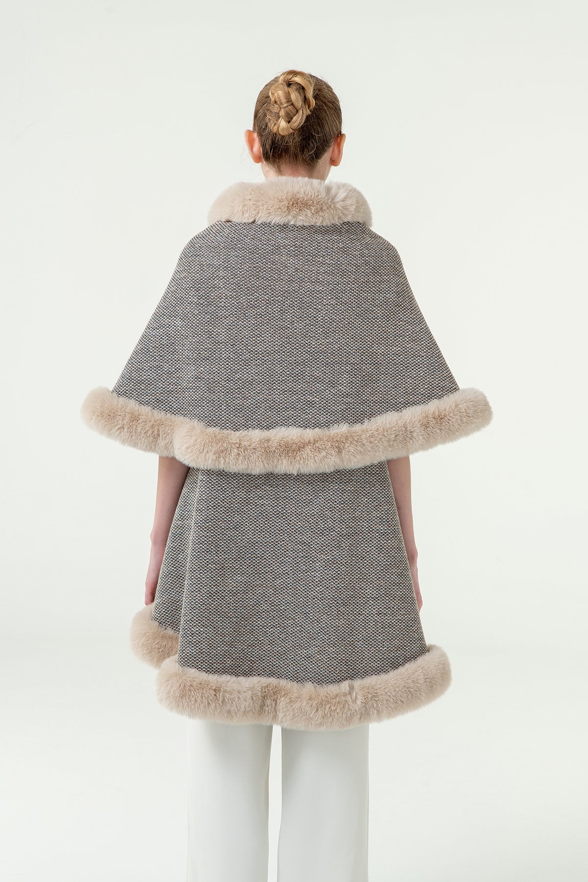 Lucchi Italy Women's Cape - Grey
