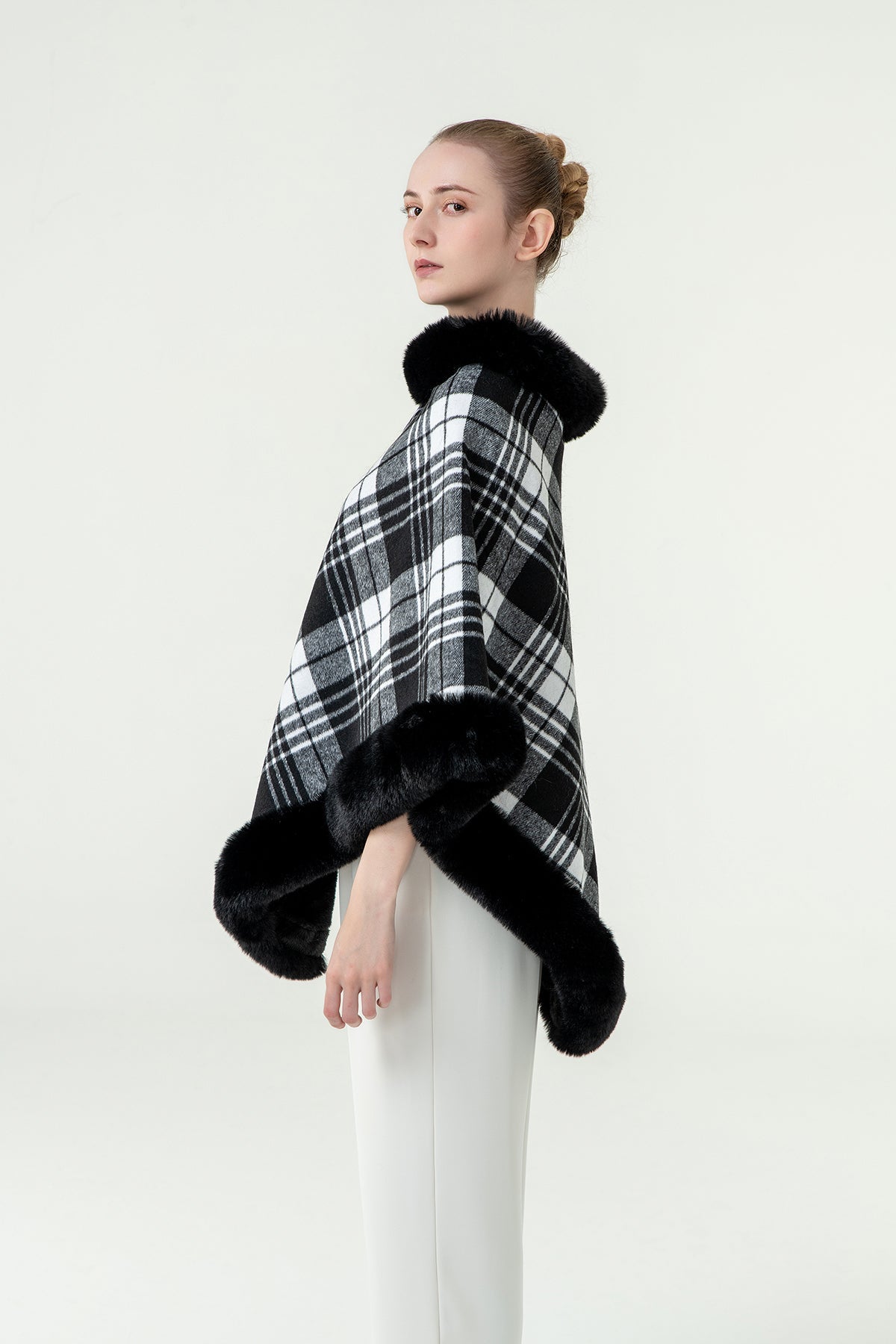 Lucchi Italy Women's Poncho - Black/White