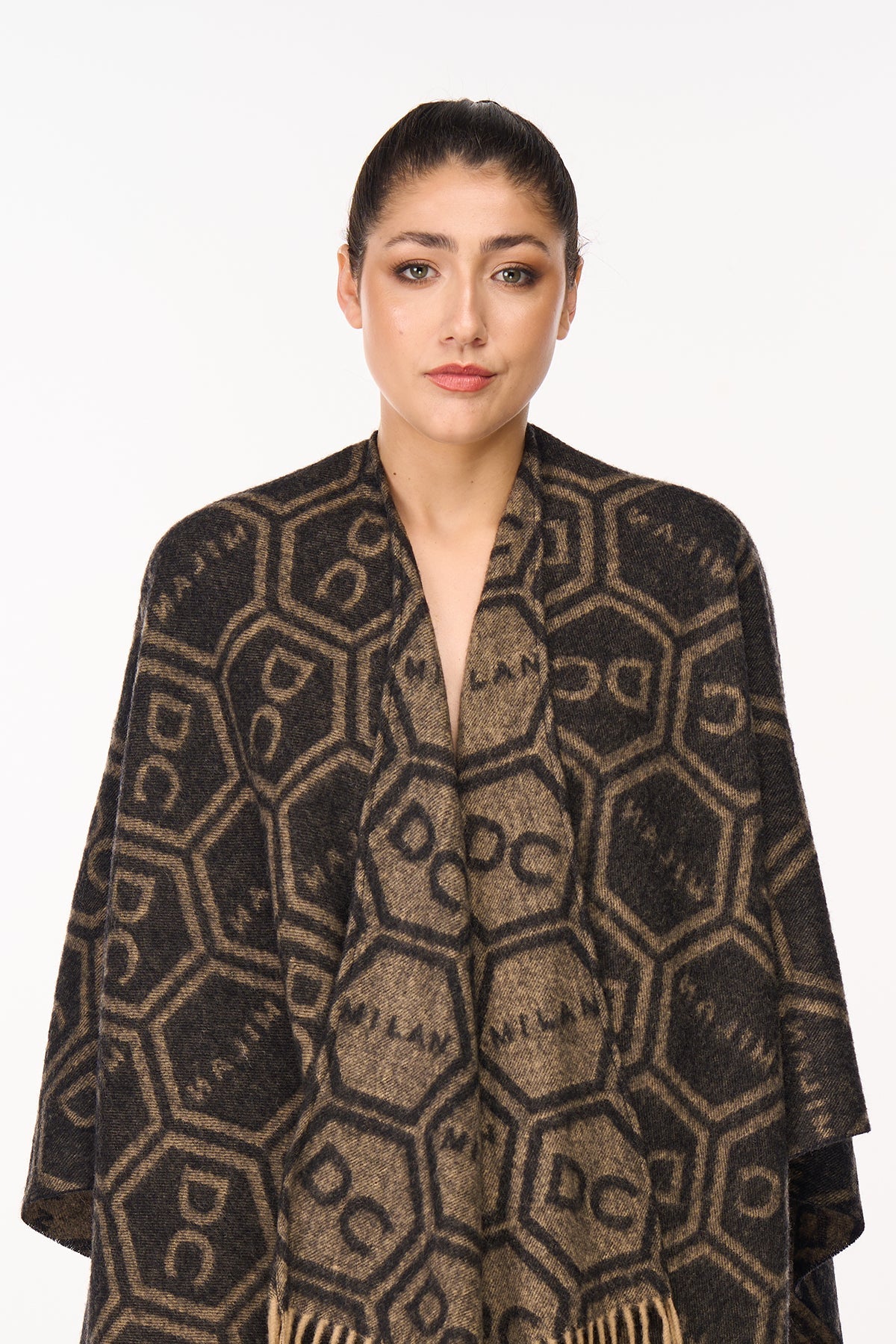 Lucchi Italy Cape Exclusive Iconic Design 100% Pure Wool