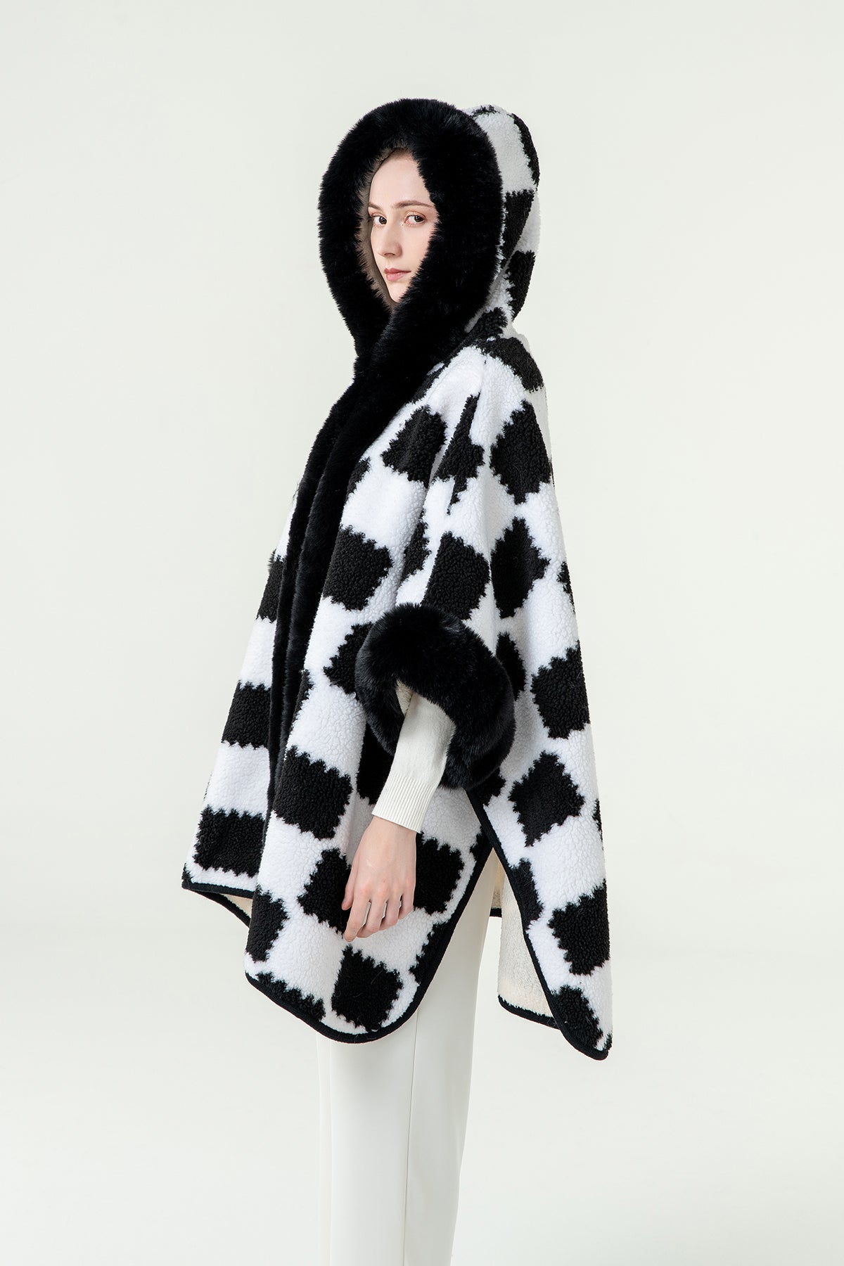 Lucchi Italy Women's Hooded Cape - Black