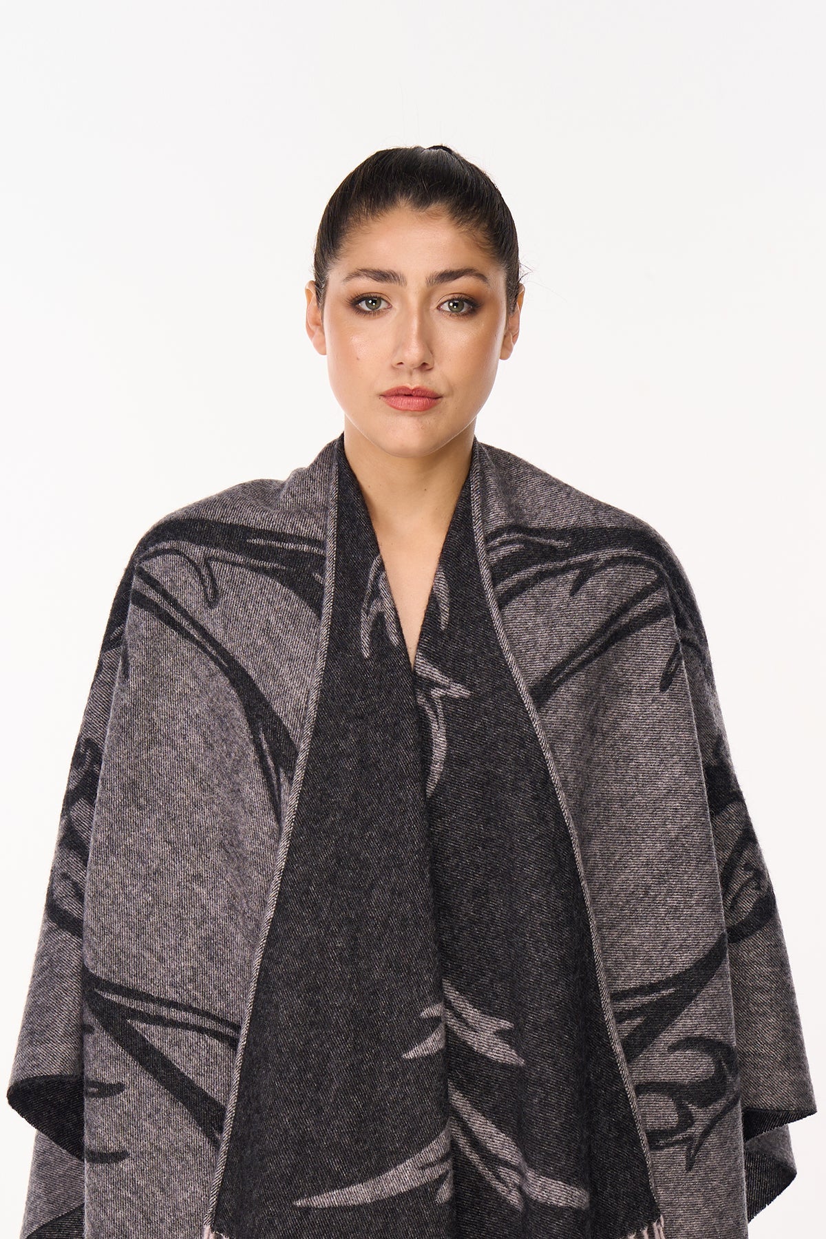 Lucchi Italy Cape Stag Grey Poncho 100% Pure Lambswool