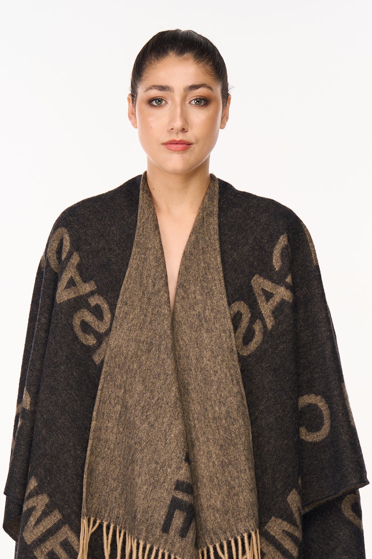 Lucchi Italy Cape Edinburgh Charcoal Poncho 100% Pure Lambswool
