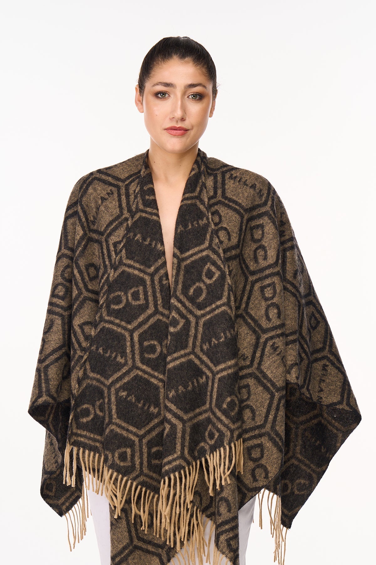 Lucchi Italy Cape Exclusive Iconic Design 100% Pure Wool