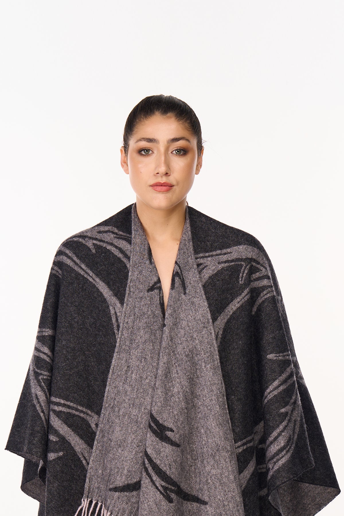 Lucchi Italy Cape Stag Grey Poncho 100% Pure Lambswool