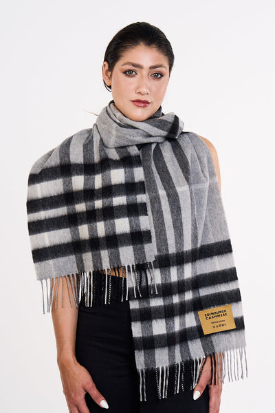 Lucchi Italy Scarf DC Check Gary Luxury