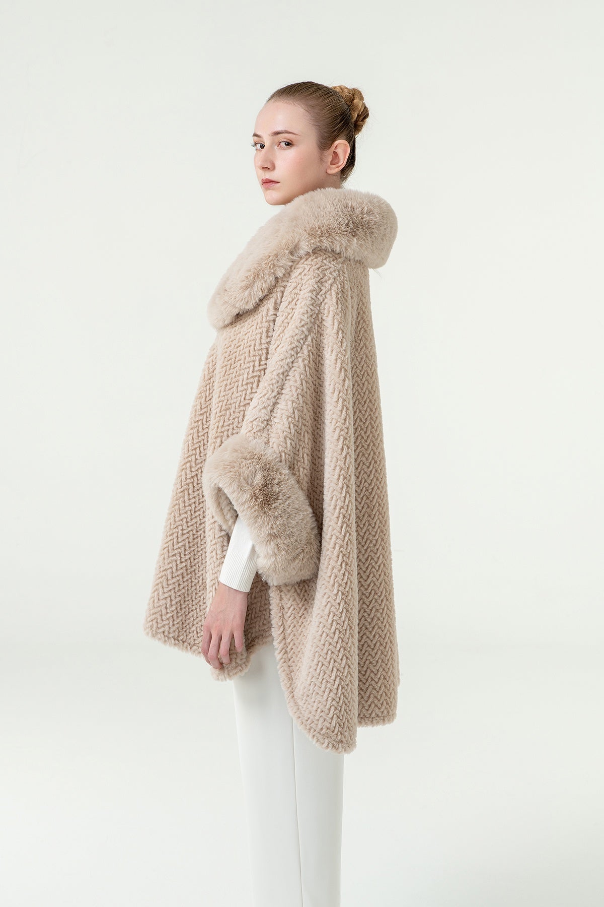Lucchi Italy Women's Cape - Beige