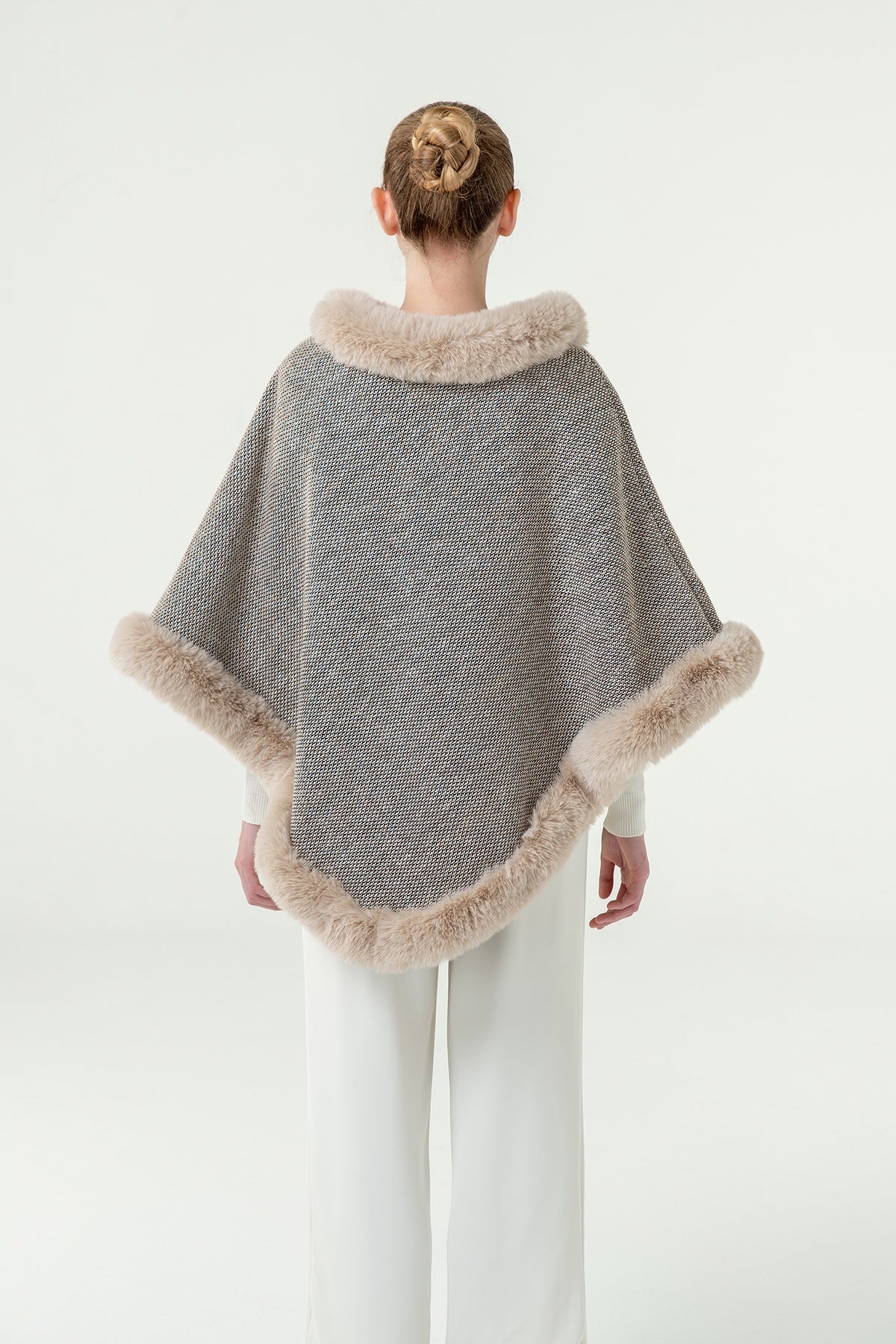 Lucchi Italy Women's Poncho - Grey