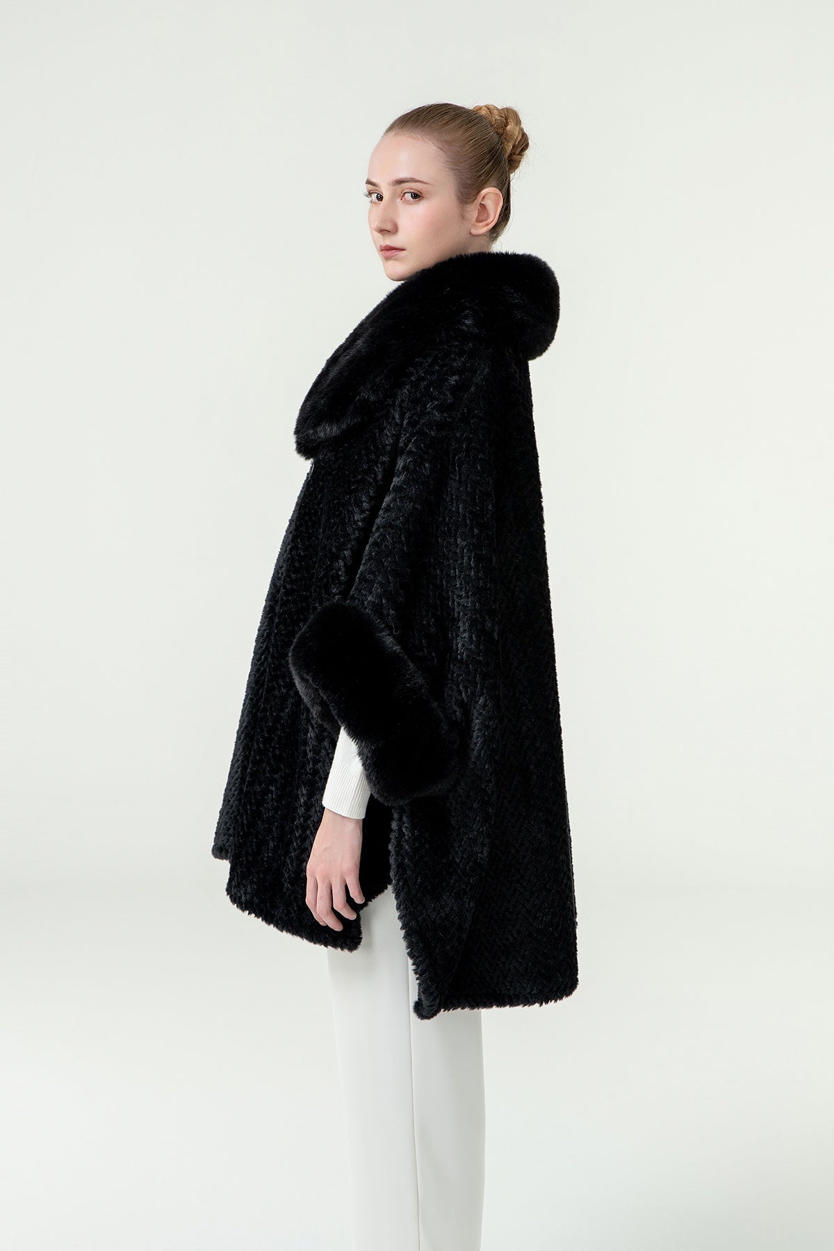 Lucchi Italy Women's Cape - Black