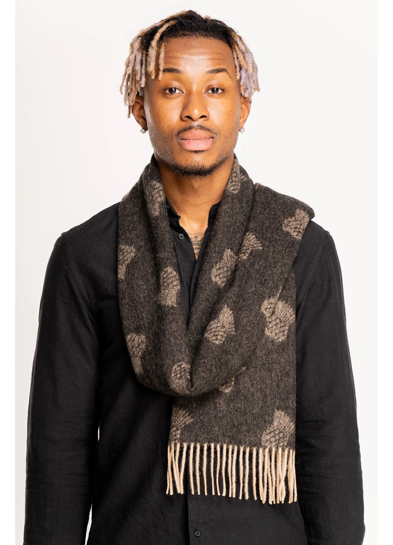 Lucchi Italy Thistle Small Charcoal Scarf 100% Pure Lambswool
