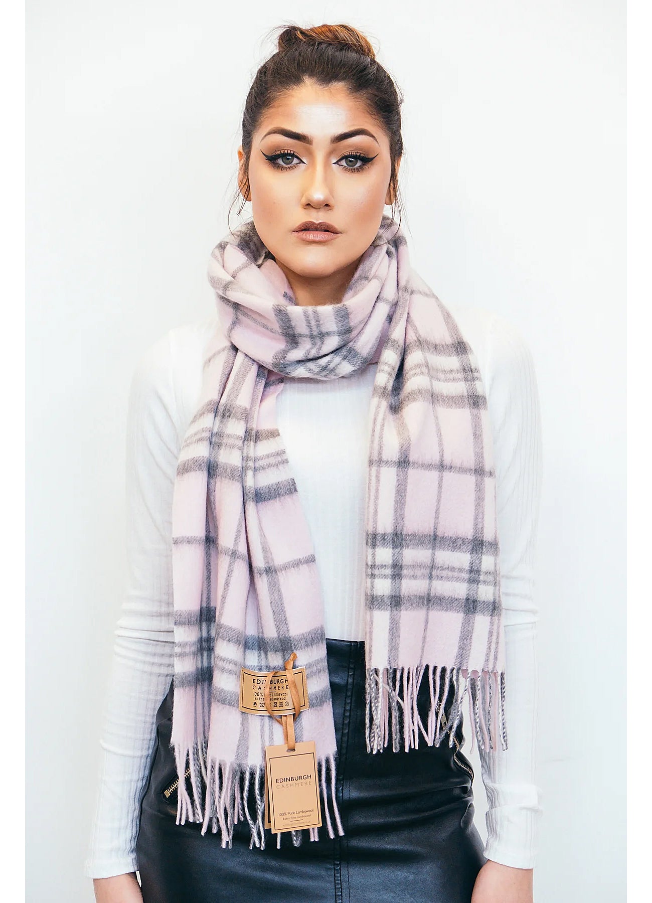 Lucchi Italy Scarf 100% Pure Lambswool Scottish Design Pink