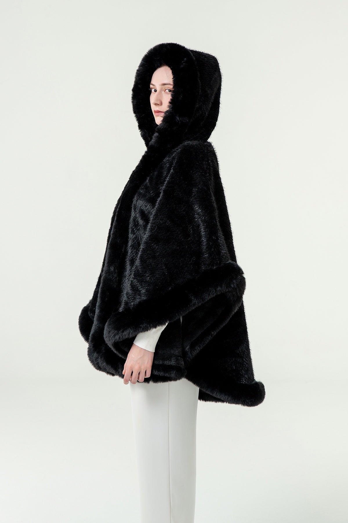 Lucchi Italy Women's Hooded Cape - Black