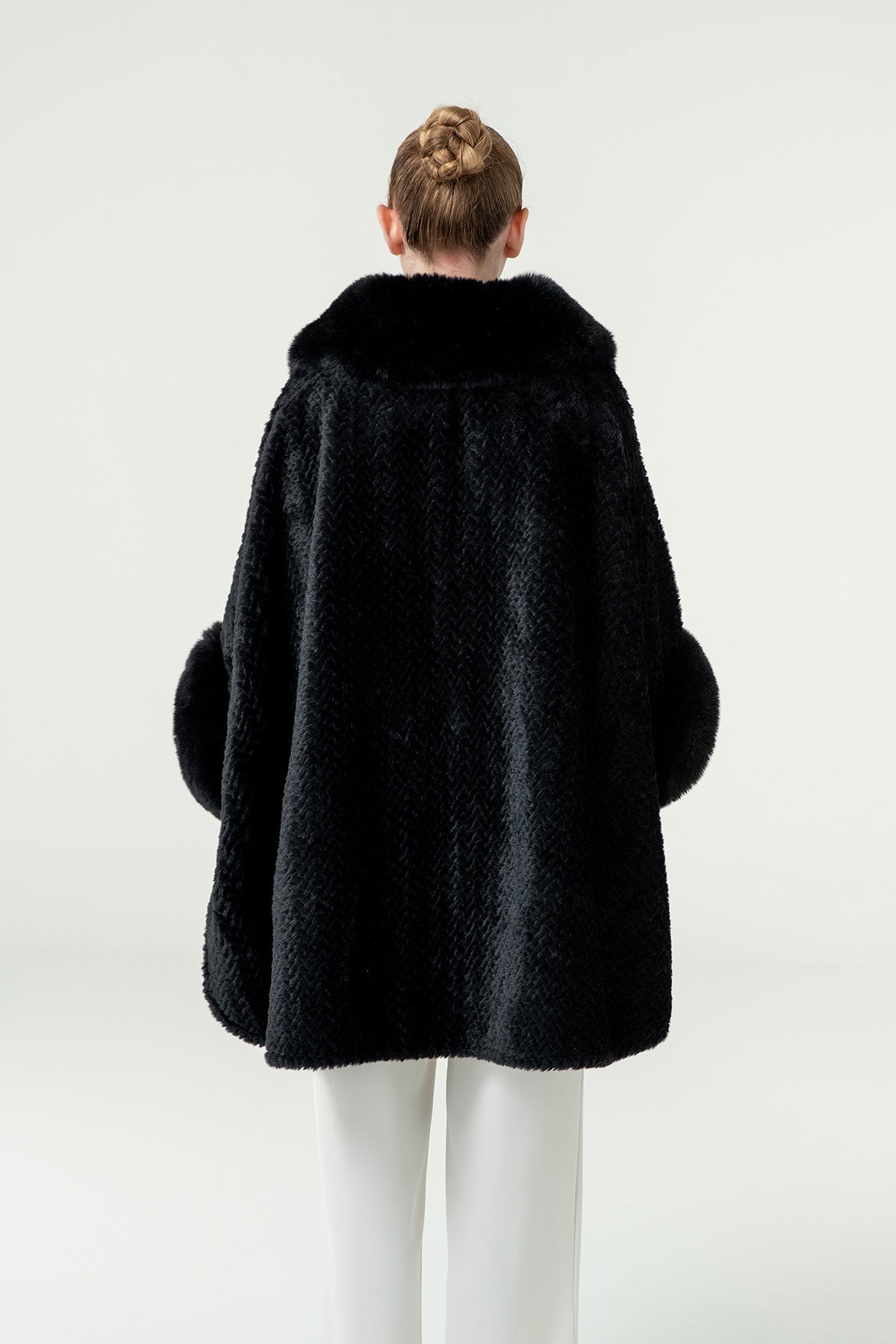 Lucchi Italy Women's Cape - Black